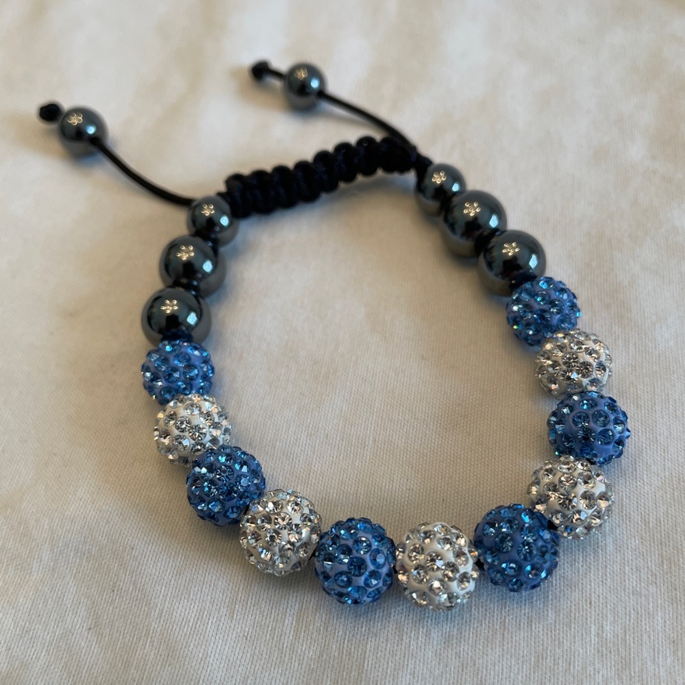 ** 3 for 20$ -- Blue and Silver Beaded Bracelet